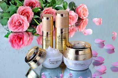 3折批發(fā)英國、法國及鄭明明品牌化妝品，深圳市妮爾貝化妝品公司供應(yīng)